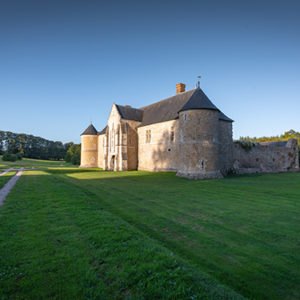 Laissez-vous conter la plus ancienne demeure seigneuriale de Normandie
